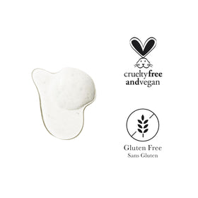 100% PURE being applied to wet hair demonstrating cleansing action