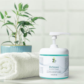 7E Wellness packaging with jar and box indicating gift-ready presentation
