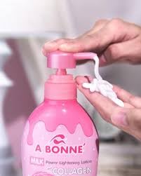 A Bonné lotion texture close-up showing creamy collagen-rich consistency