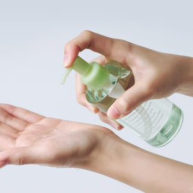 Abib oil-to-milk texture closeup demonstrating easy emulsification