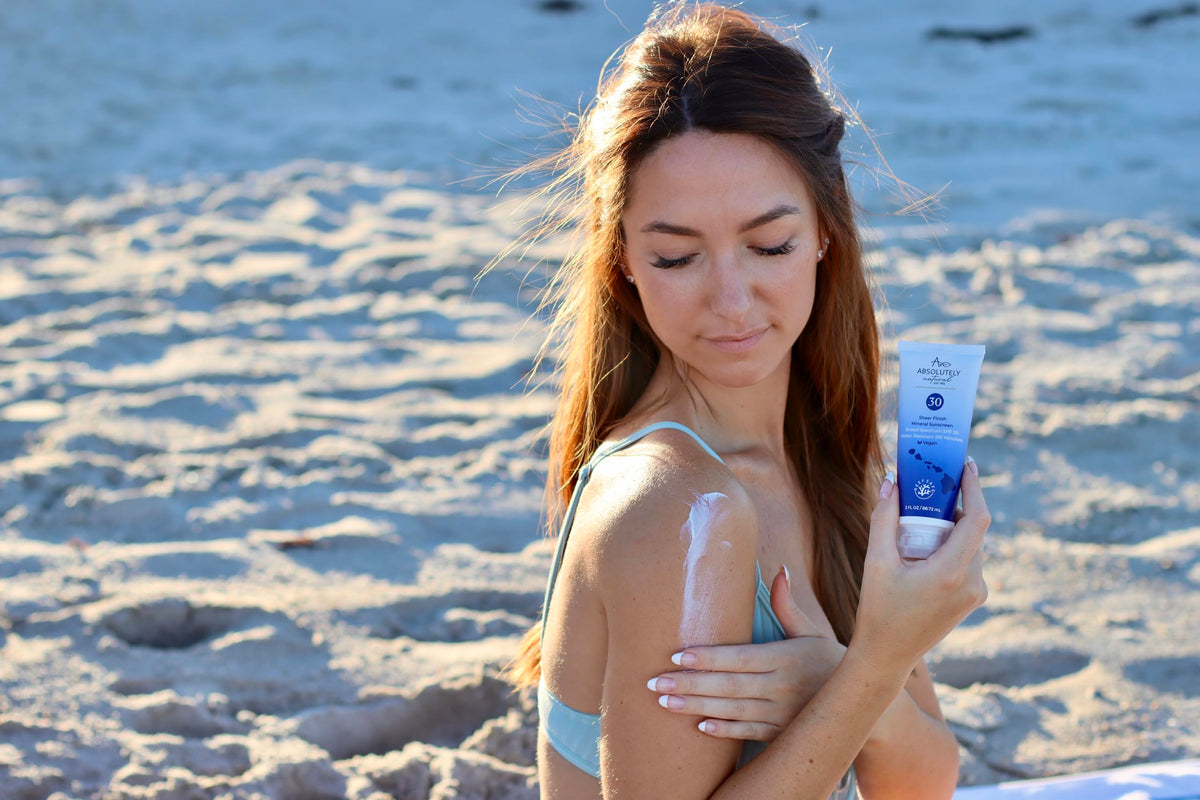 Absolutely Natural ingredient label highlighting zinc oxide and antioxidants