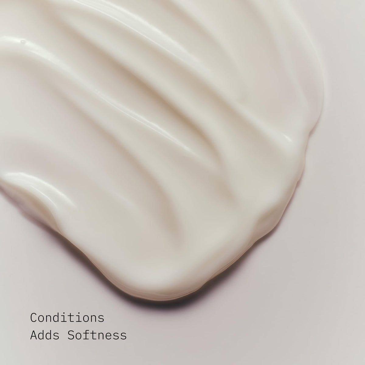 AG Care pump close-up dispensing conditioner for convenient, mess-free use