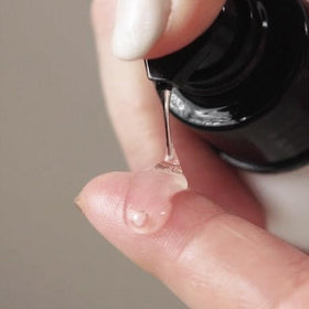 Alcôve applied to damp hair for smoother styling results