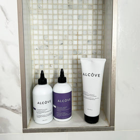 Alcôve label detail with Evening Primrose, Mango, Argan highlights