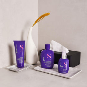 ALFAPARF MILANO carob seed extract close-up conveying hydration and nourishment