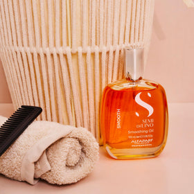 ALFAPARF MILANO hibiscus extract close-up highlighting natural softening benefit
