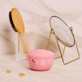 ALFAPARF MILANO open jar texture demonstrating creamy hydration