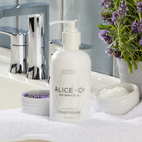 Alice + Co. conditioner cream texture close-up for easy conditioning