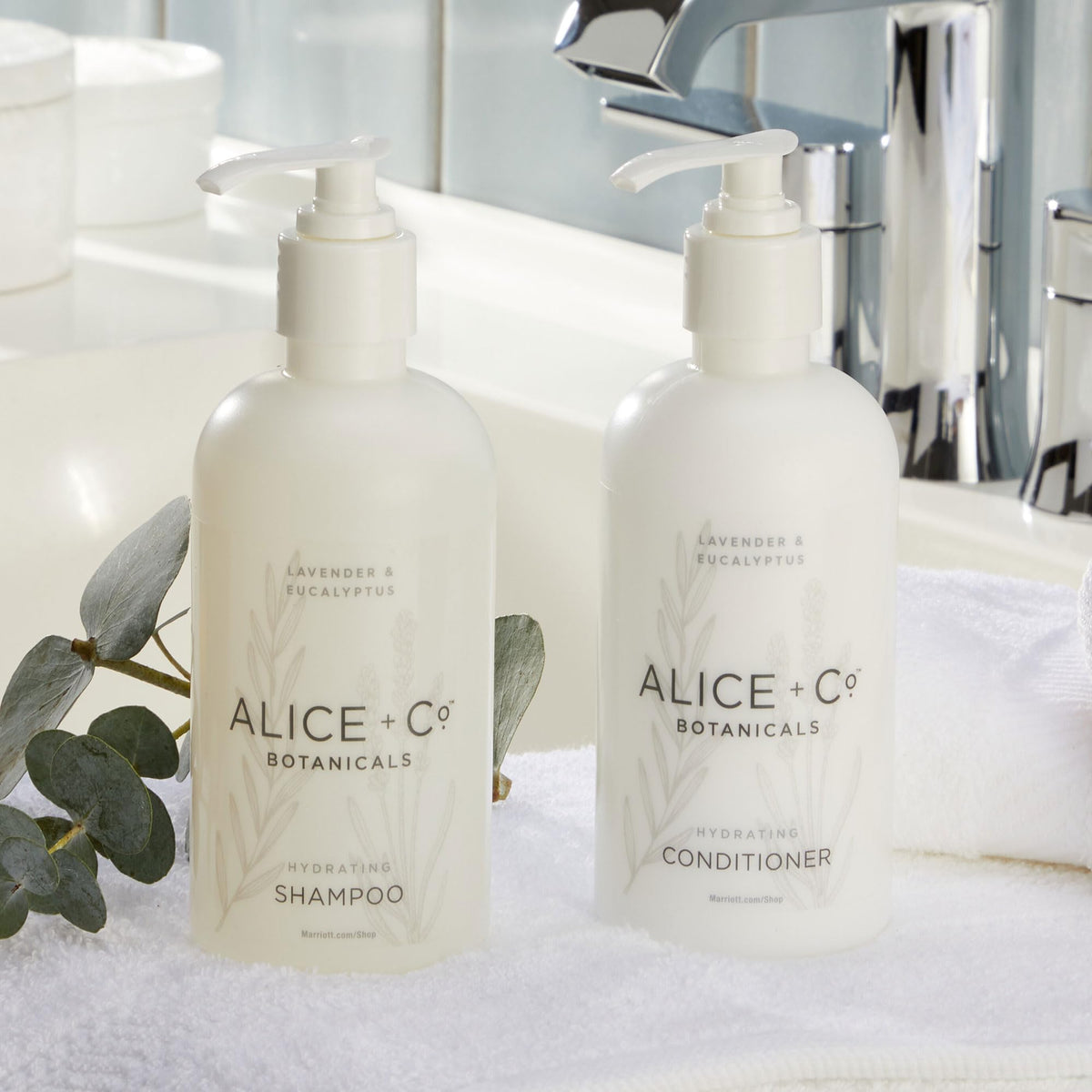 Alice + Co. conditioner creamy pour showing detangling and smoothing benefit