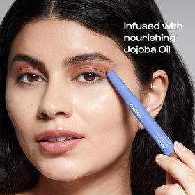 ALLEYOOP model applying stick to eyelid demonstrating quick, smudge-proof application