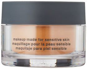 Almay Smart Shade mousse texture close-up illustrating smooth blendability