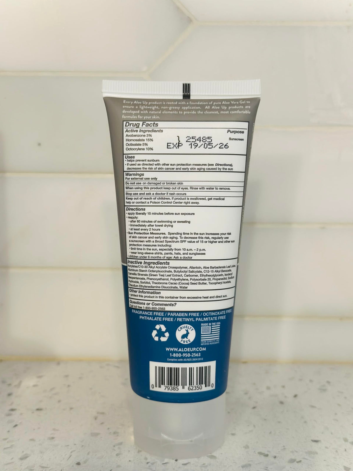 Aloe Up label highlighting reef-safe and fragrance-free benefits