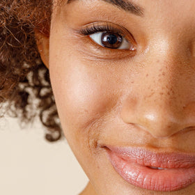 Alpha serum texture close-up illustrating lightweight, fast-absorbing consistency