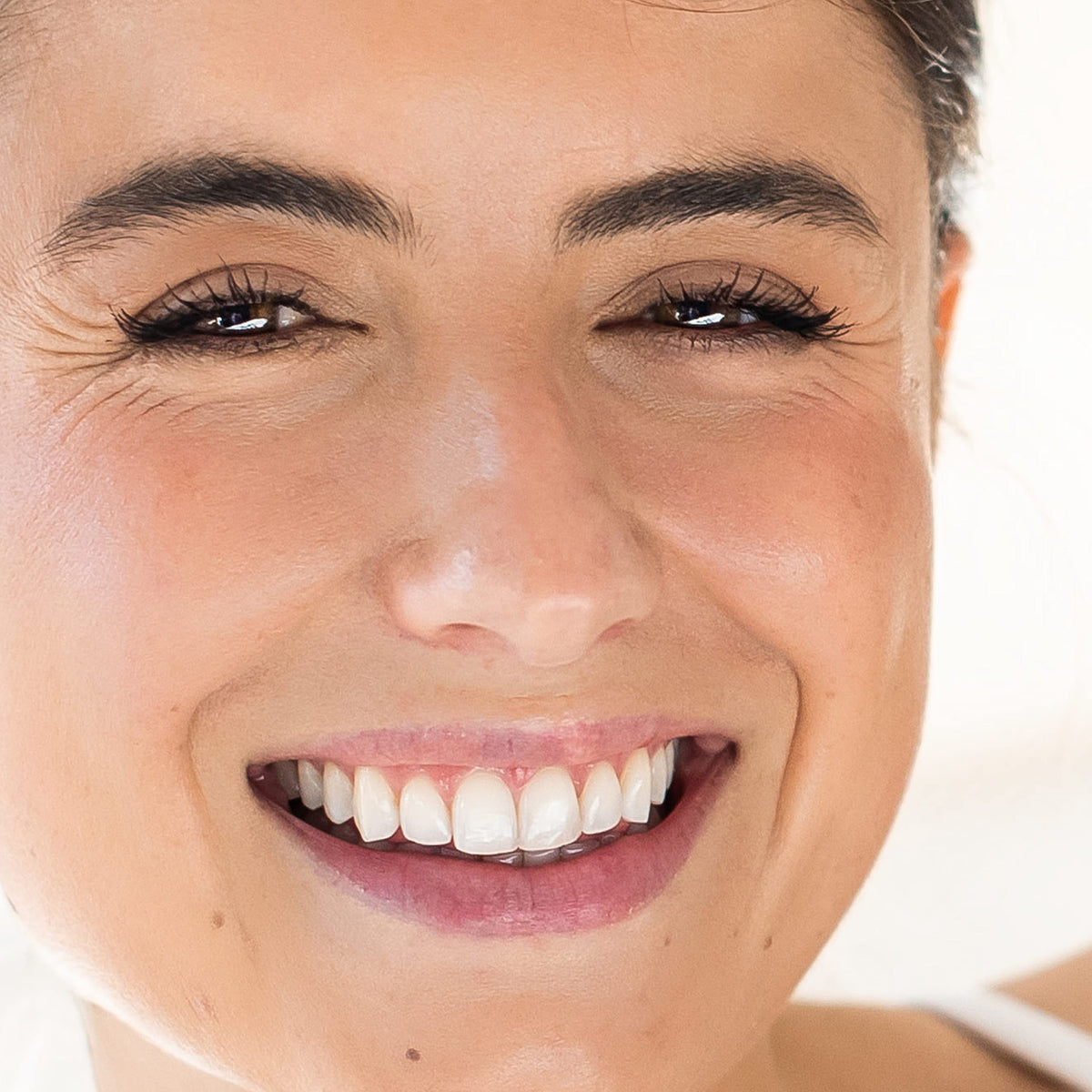 Alpha label close-up highlighting hyaluronic acid and vitamin ingredients for informed choice