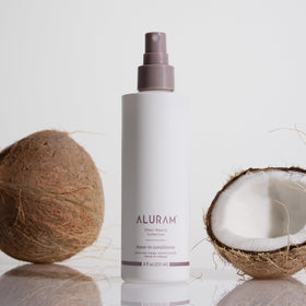 ALURAM mist on hair texture showing improved detangling and softness