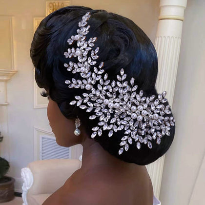 AMORARSI front view of silver comb showing overall design and shine
