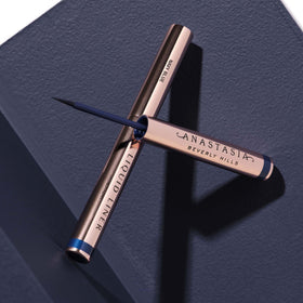 Anastasia Beverly Hills model wearing liner showing long-wear polished look