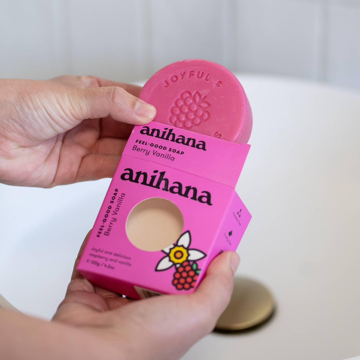 ANIHANA mango soap on bath tray showing fresh scent and spa-like benefit