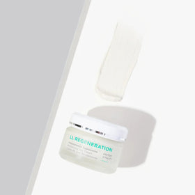 ANNEMARIE BÖRLIND ingredient list card emphasizing natural formulation clarity
