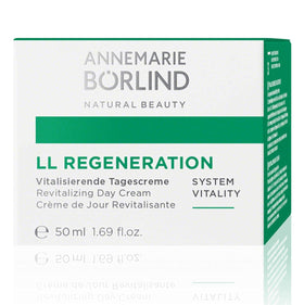 ANNEMARIE BÖRLIND cream texture closeup illustrating lightweight hydration