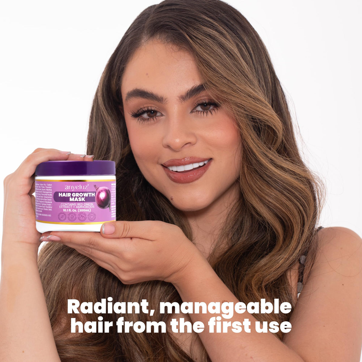 ANYELUZ application on wet hair demonstrating smoothing action