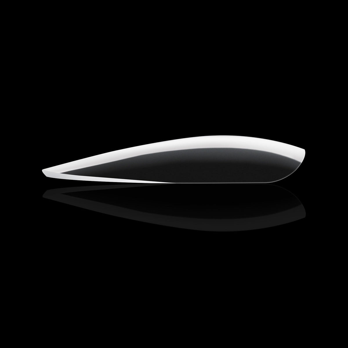 APRÉS flat natural profile tip surface, ideal for low-profile overlays