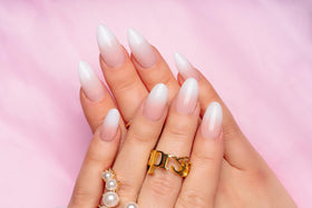 APRÉS close-up of ombré gradient on a Gel-X tip highlighting flawless fade
