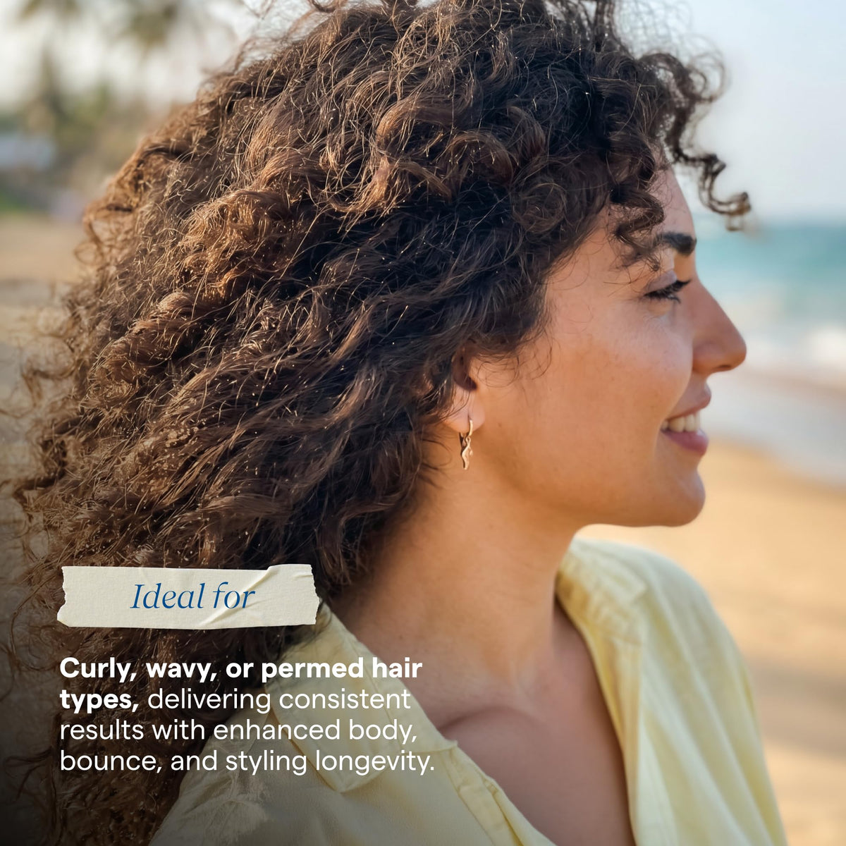 Aquage in-hands application illustrating even distribution and curl activation benefit