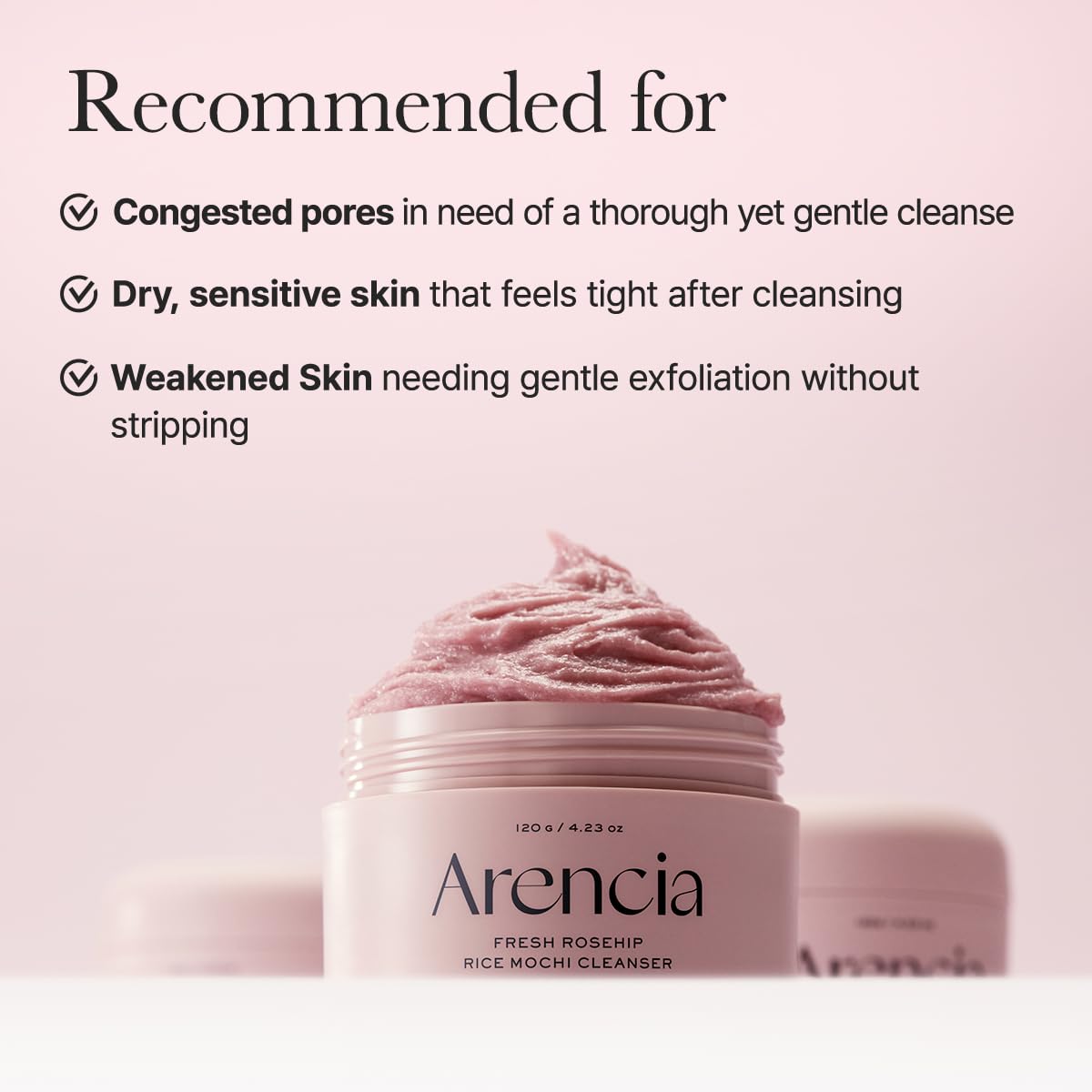 ARENCIA in-hand usage showing product scale and controlled amount for daily use