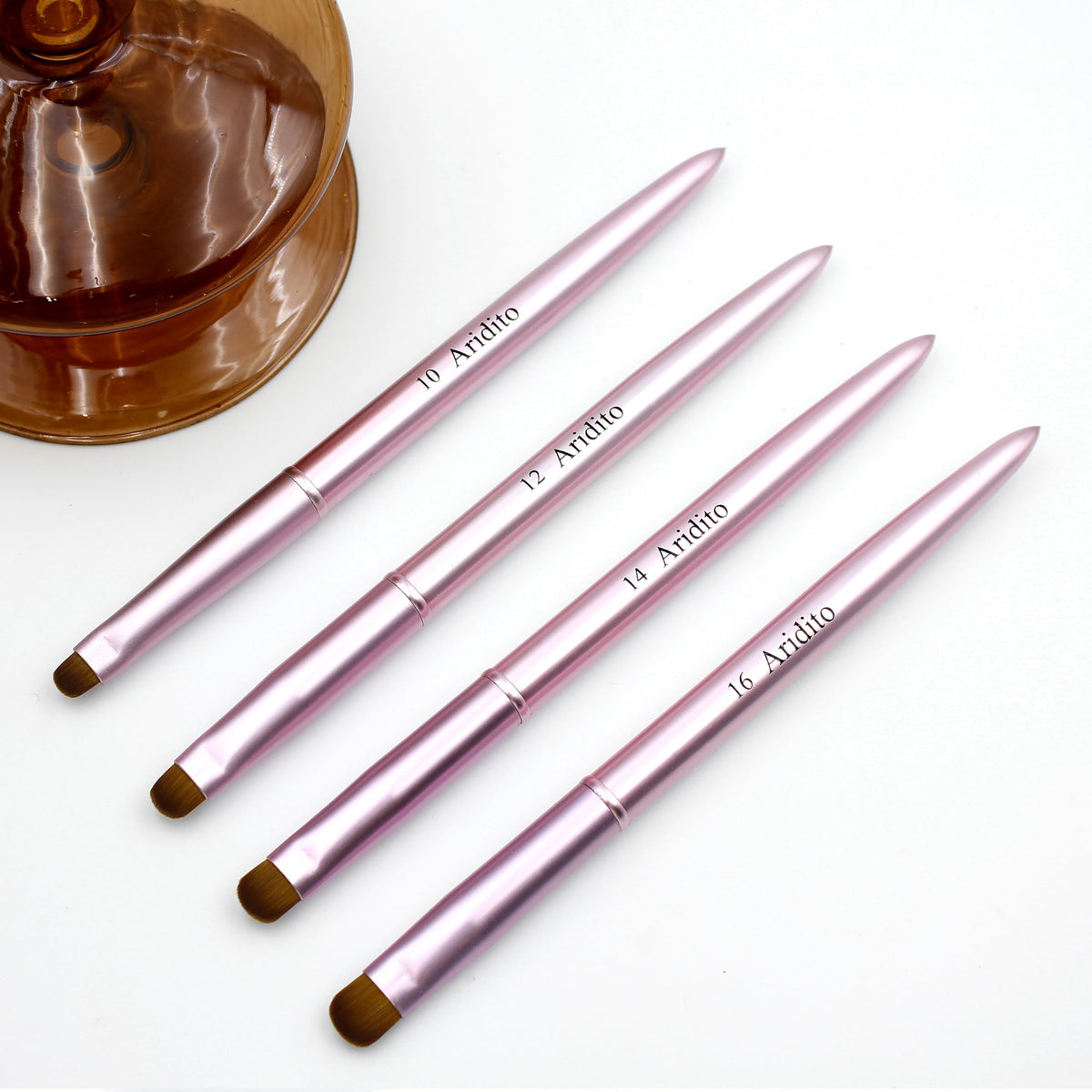 Aridito close-up of tapered bristle tip highlighting fine control and clean lines