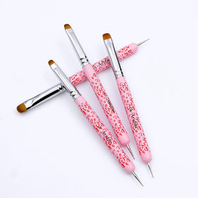 Aridito tapered bristles detail demonstrating precise clean-up accuracy
