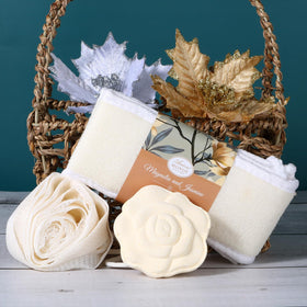 ArioseMonde bath bomb fizzing in tub illustrating relaxing aromatic soak benefit