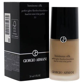 Armani Beauty pump close-up highlighting precise dosage and clean application
