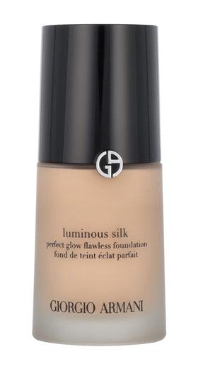 Armani Beauty texture close-up highlighting creamy, blendable formula benefit