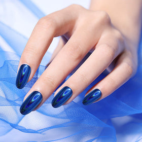 Artdone powder applied on nail creating mirror chrome finish for bold shine