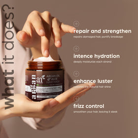 Artnaturals creamy mask texture on fingertip illustrating rich hydration