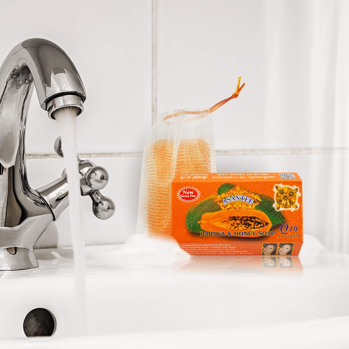 ASANTEE soap texture and rich lather, demonstrates creamy moisturizing clean