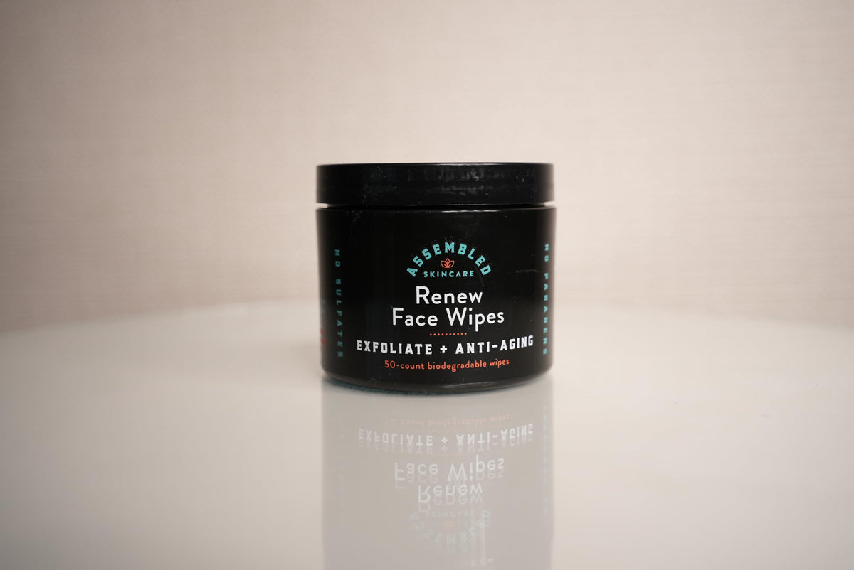 ASSEMBLED wipes next to razor to illustrate pre-shave bump reduction
