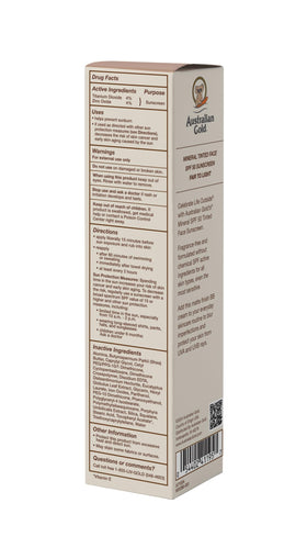 Australian Gold applying on hand to demonstrate blendability and coverage