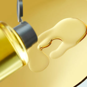 Autumn Shower oil drop on skin texture close-up showing fast-absorbing benefit