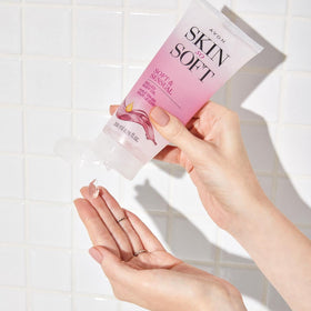 AVON Skin So Soft gel texture close-up highlighting lightweight finish and absorption