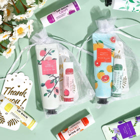 AZEN thank-you labels and small cards arranged, enables quick personalization
