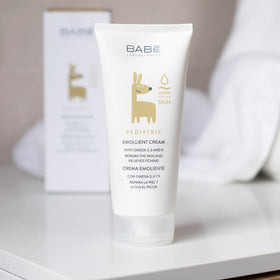 Laboratorios Babe cream applied to baby arm demonstrating gentle hydration and comfort