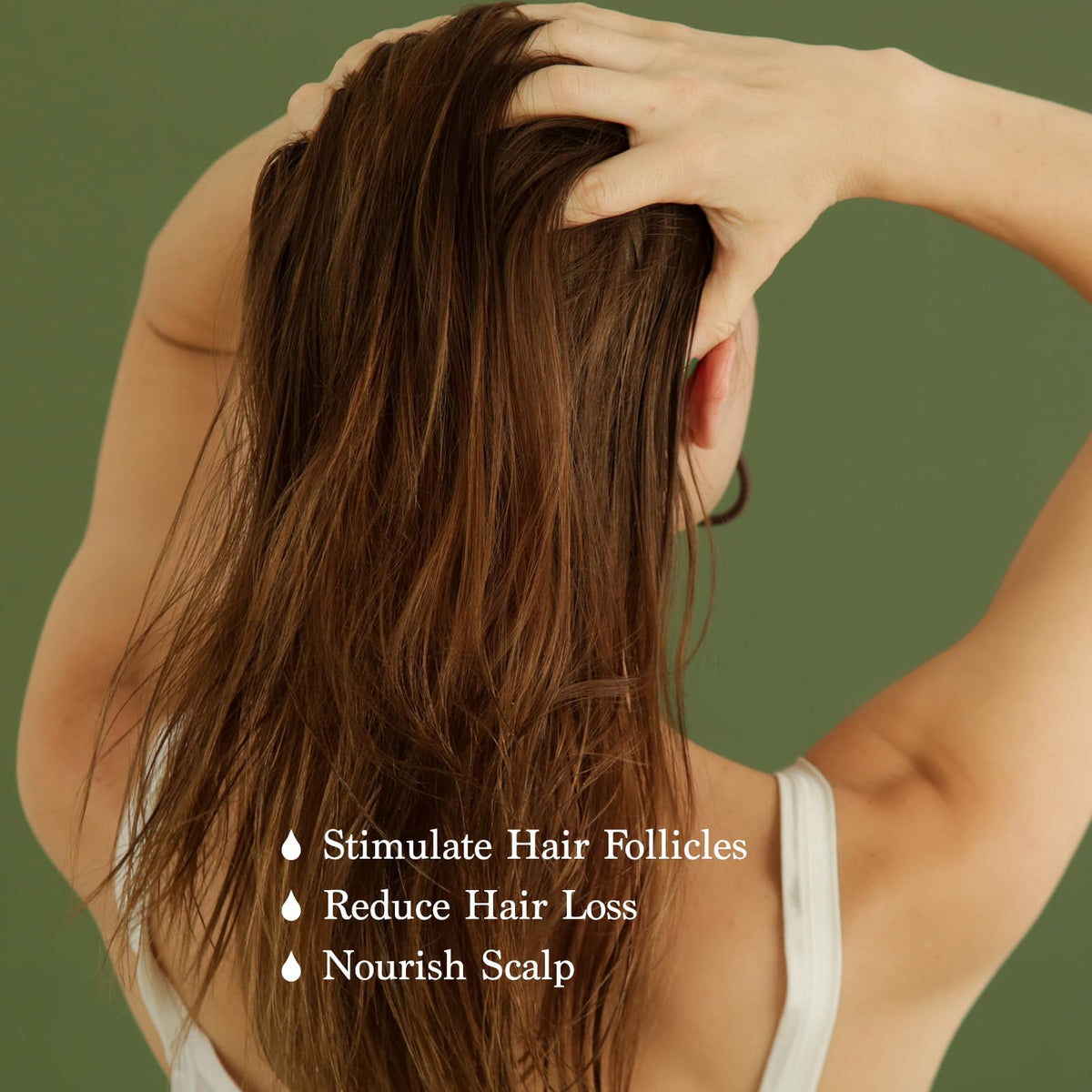 BabyFaceDiary applying oil during scalp massage to improve manageability