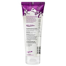 BabyFaceDiary lifestyle image of defined curls using gel for frizz control