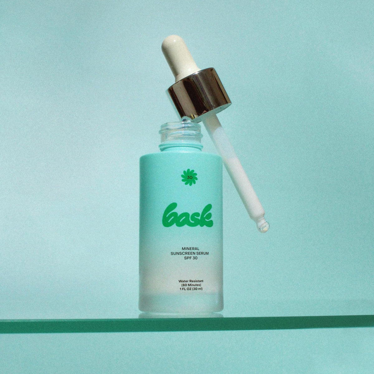 Bask texture swirl highlighting lightweight, fast-absorbing hydration