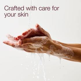 Bath & Body Works foam texture in palm demonstrating conditioning, non-drying feel