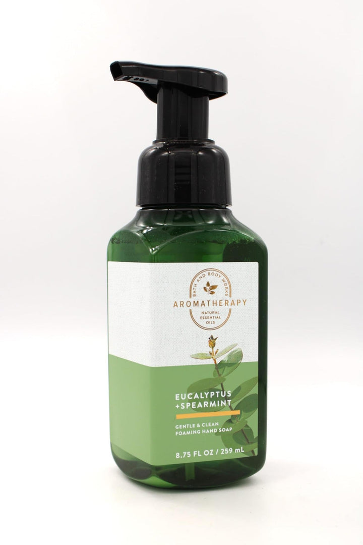 Bath & Body Works front bottle view showing label and refreshing eucalyptus-spearmint benefit