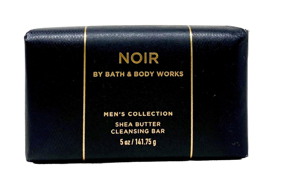 Bath & Body Works Noir bar close-up showing lather-ready texture and skin-refresh benefit