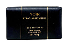 Bath & Body Works Noir bar close-up showing lather-ready texture and skin-refresh benefit